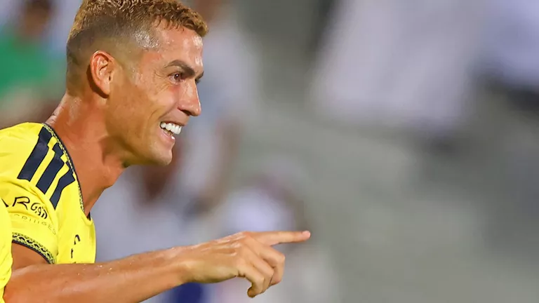 رونالدو-يقود-النصر-لقلب-الطاولة-على-التعاون-ويواصل-صدارة-دوري.webp.webp
