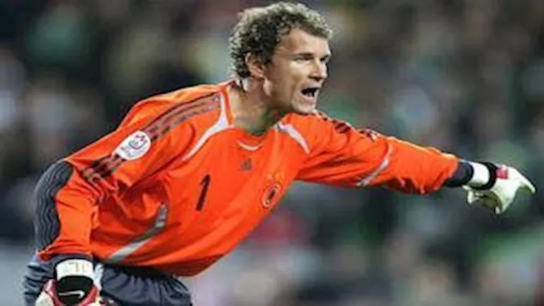 رونالدينيو-ليس-الأول-10-نجوم-عادوا-إلى-الملاعب-بعد-الاعتزال.webp.webp