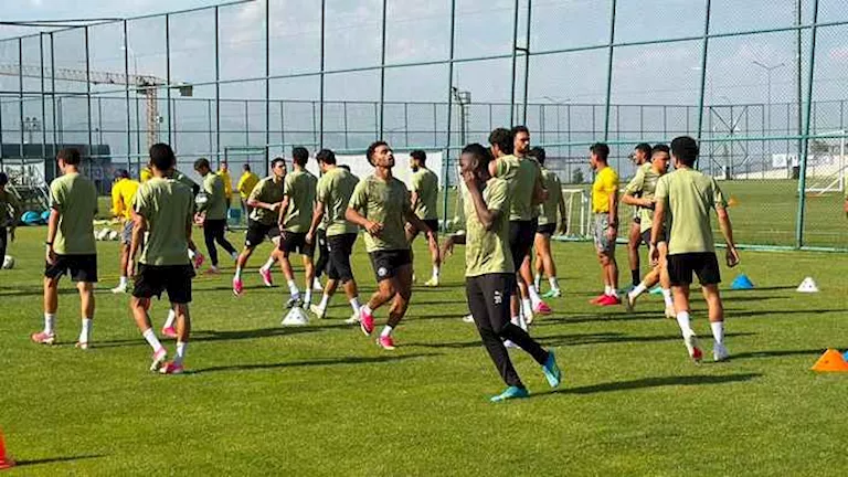 لاعب-الأهلي-السابق-يقترب-من-الانضمام-لبيراميدز.webp.webp