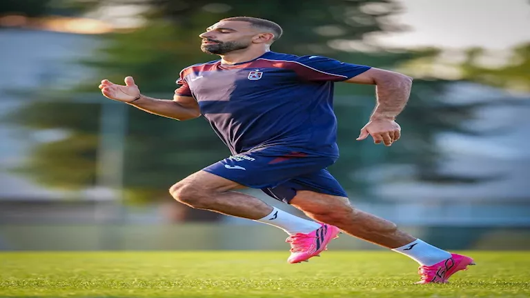 محمد-صلاح-يخوض-أول-مران-مع-طرابزون-سبور-بعد-التوقيع.webp.webp