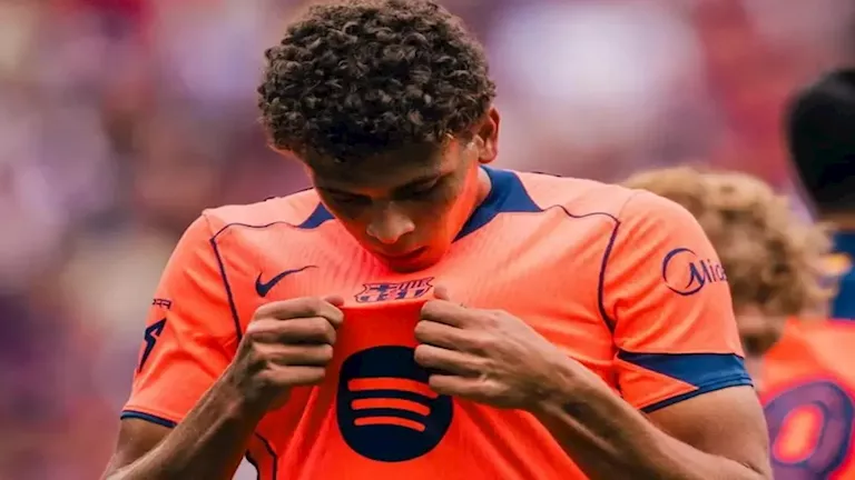 مدرب-منتخب-مصر-يكشف-أداء-حمزة-عبد-الكريم-مع-برشلونة.webp.webp