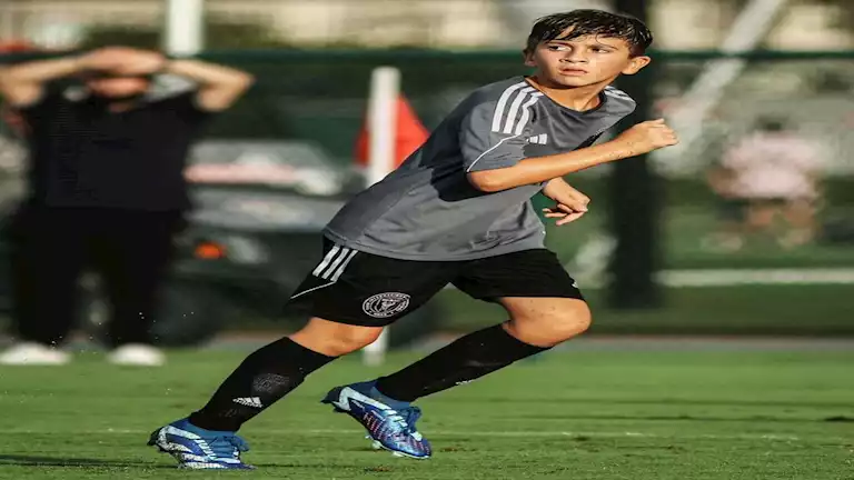 هل-يرحل-نجل-ميسي-إلى-برشلونة؟-النجم-الأرجنتيني-يحسم-الجدل.webp.webp