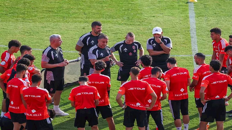 الأهلي-يستأنف-تدريباته-الجماعية-بعد-انتهاء-فترة-الراحة.webp.webp