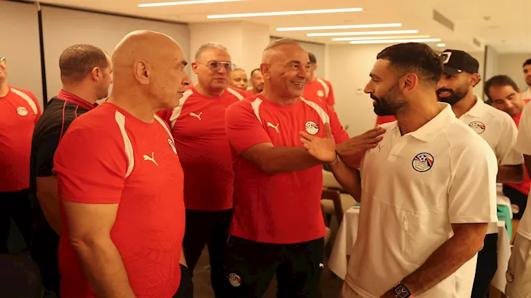 بعد-تجديد-تعاقدهما-5-صور-لاحتفال-لاعبي-منتخب-مصر-بتجديد.webp.webp