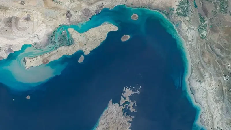 طهران-تعلن-منطقة-محظورة-في-الخليج-وتكشف-ممر-عبور-جديداً.webp.webp