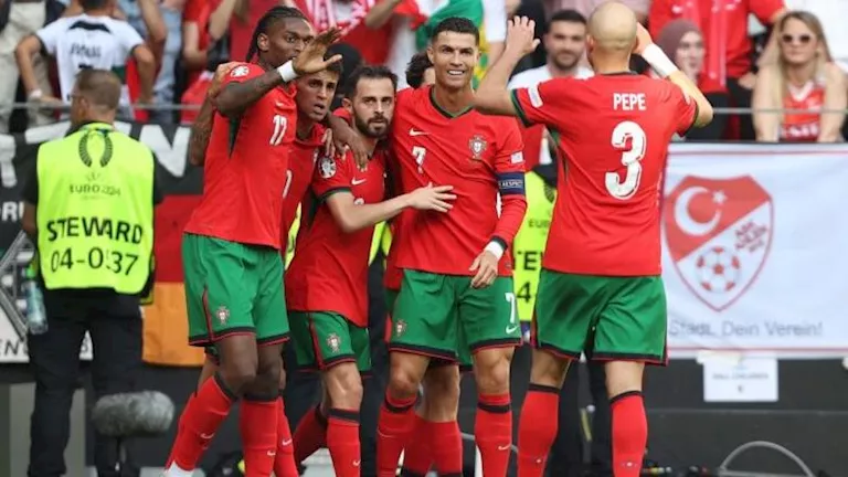 قائمة-منتخب-البرتغال-لمواجهات-دوري-الأمم-الأوروبية-موقف-كريستيانو-رو.webp.webp