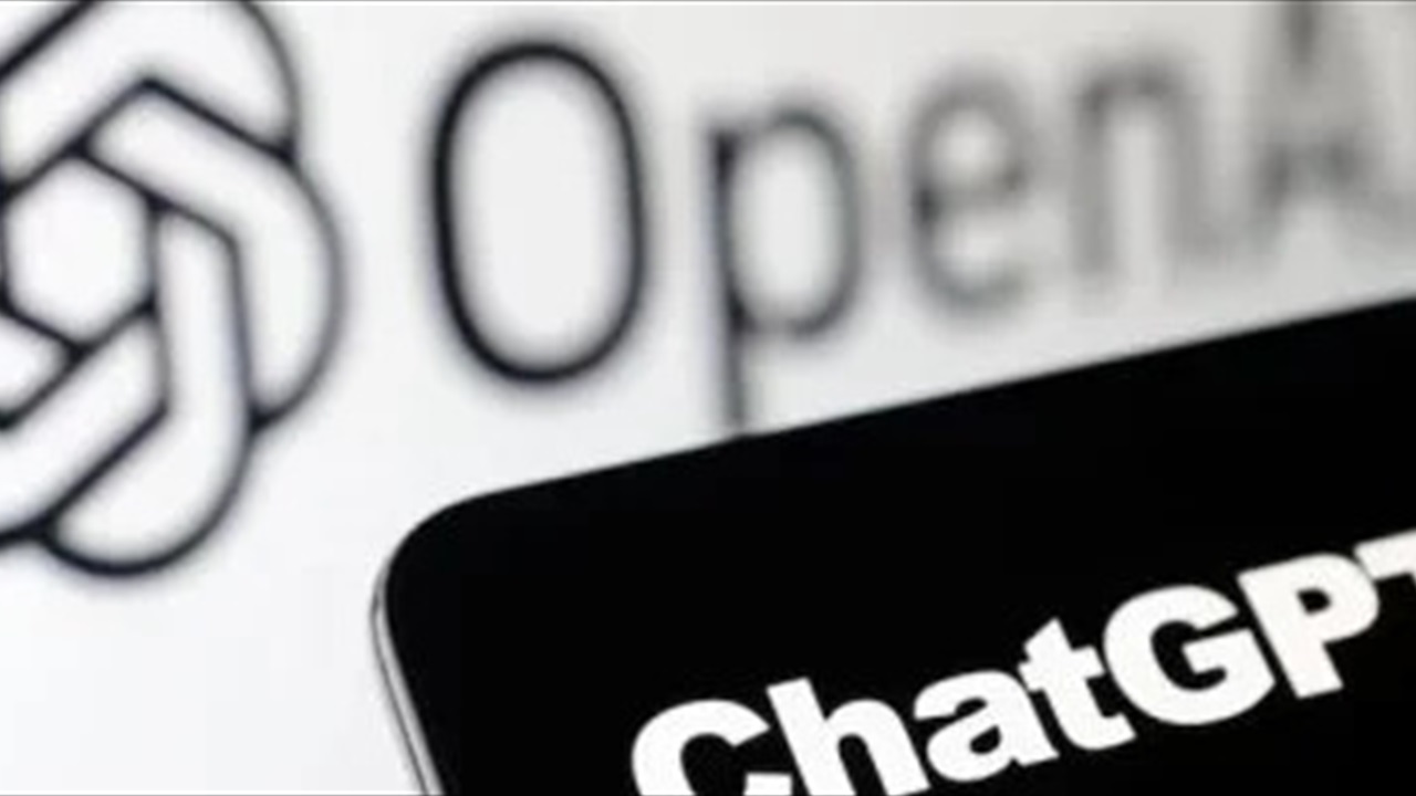 هل-يراقب-ChatGPT-هواتفنا-والرسائل-والكاميرا؟-تقرير-مفصل-يجيب-كل.webp.webp
