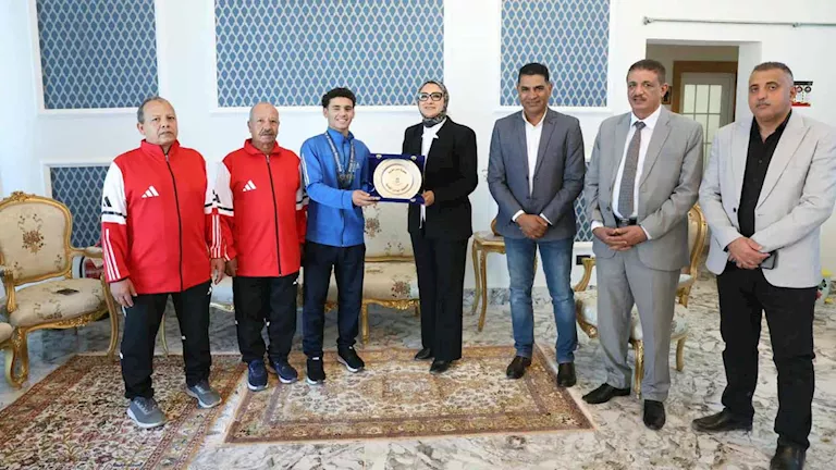 3-فضيات-أفريقية-تزين-سجل-بطل-رفع-الأثقال-من-الوادي.webp.webp