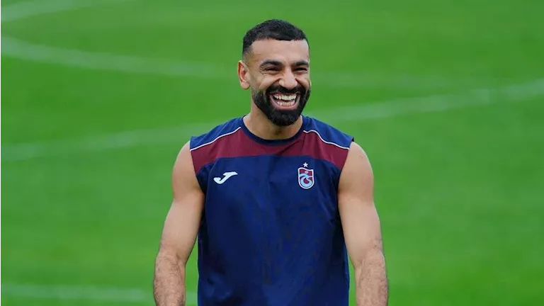 محمد-صلاح-يشارك-جماهيره-3-صور-جديدة-من-التدريبات.webp.webp